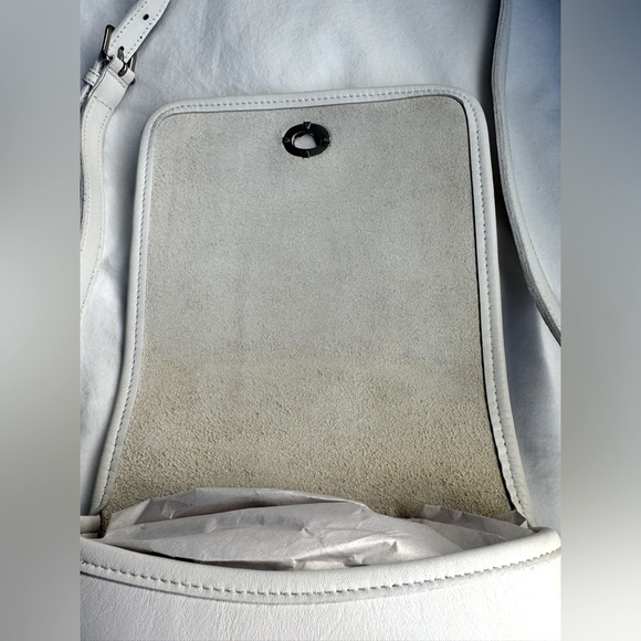 Vintage Coach Companion Flap Bag - # 9076 (Ivory) - Picture 6 of 13